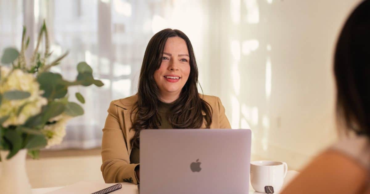 I’m a Matchmaker. Here’s Why AI Matchmaking Doesn’t Cut it for Professionals.